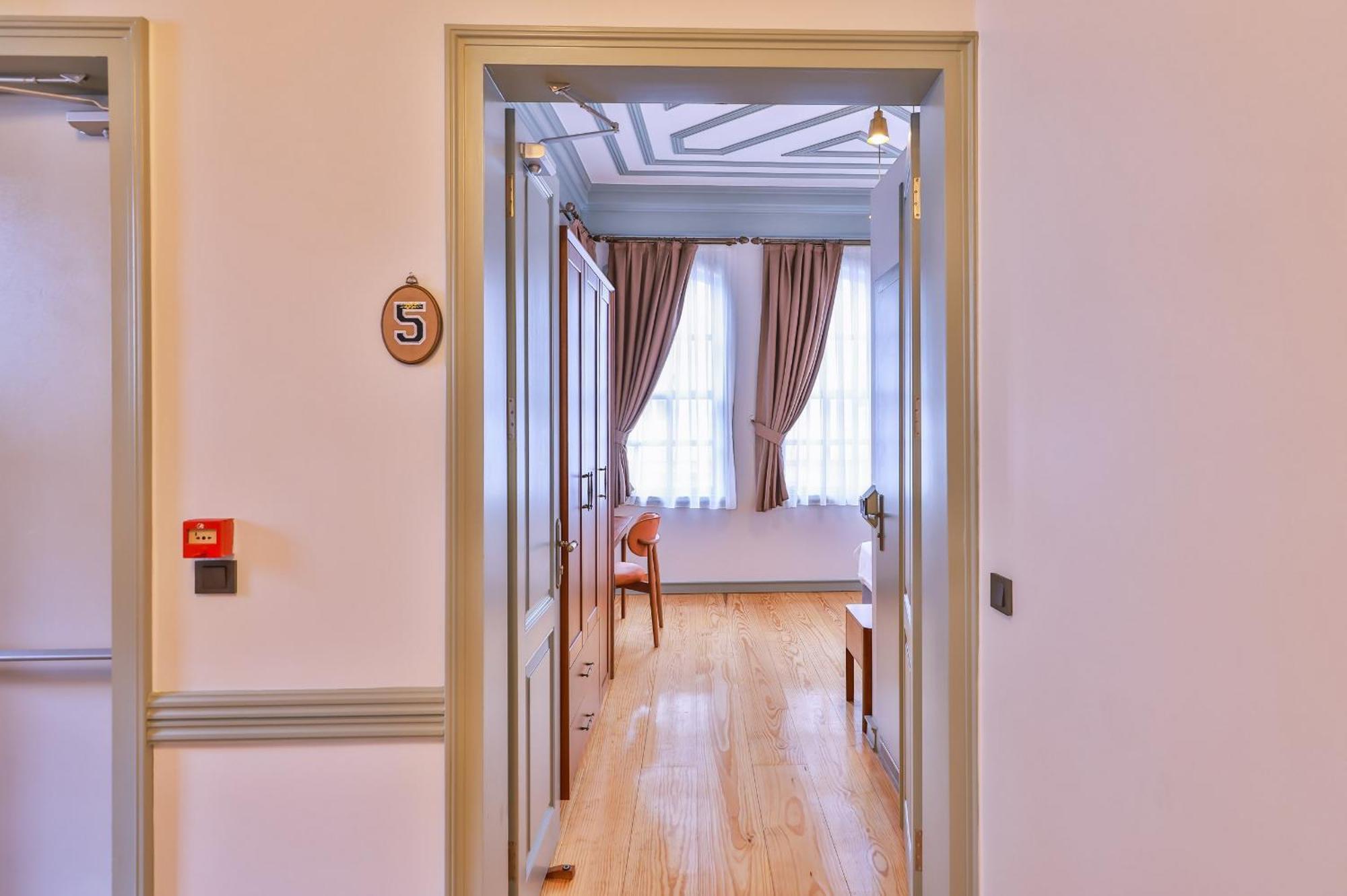 Otel Va Mansion *